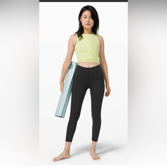 lululemon athletica Pants - Lululemon 25” unlimit keyhole leggings- size 4